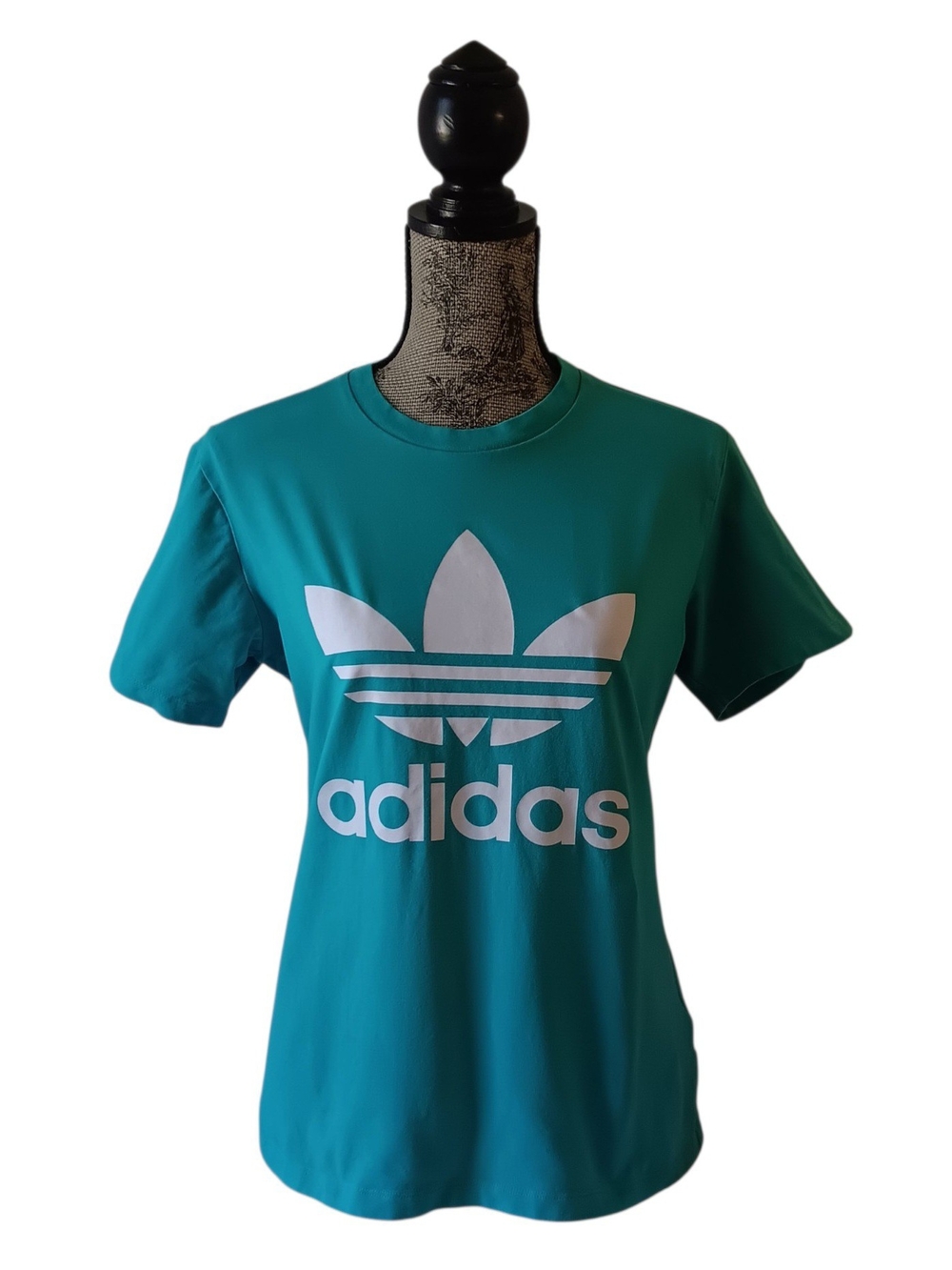 Adidas women's blue short-sleeve t-shirt with trefoil logo t-shirt size L